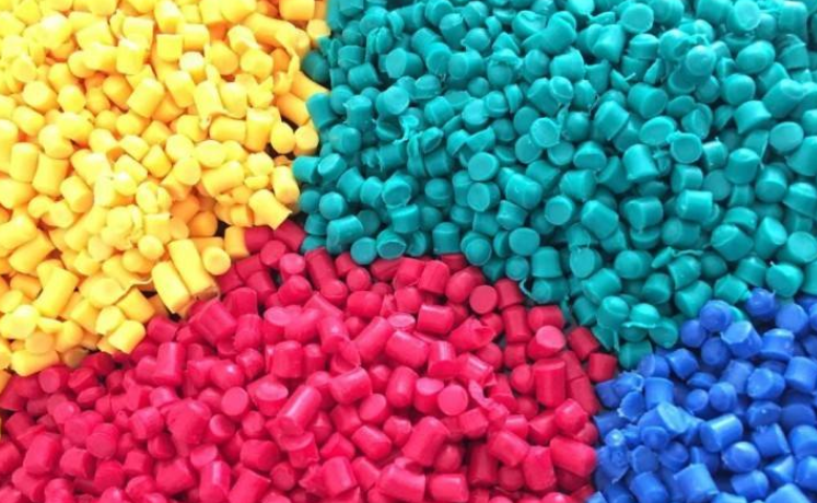 護(hù)目鏡用的眼罩料是PVC原料，怎么選料呢？